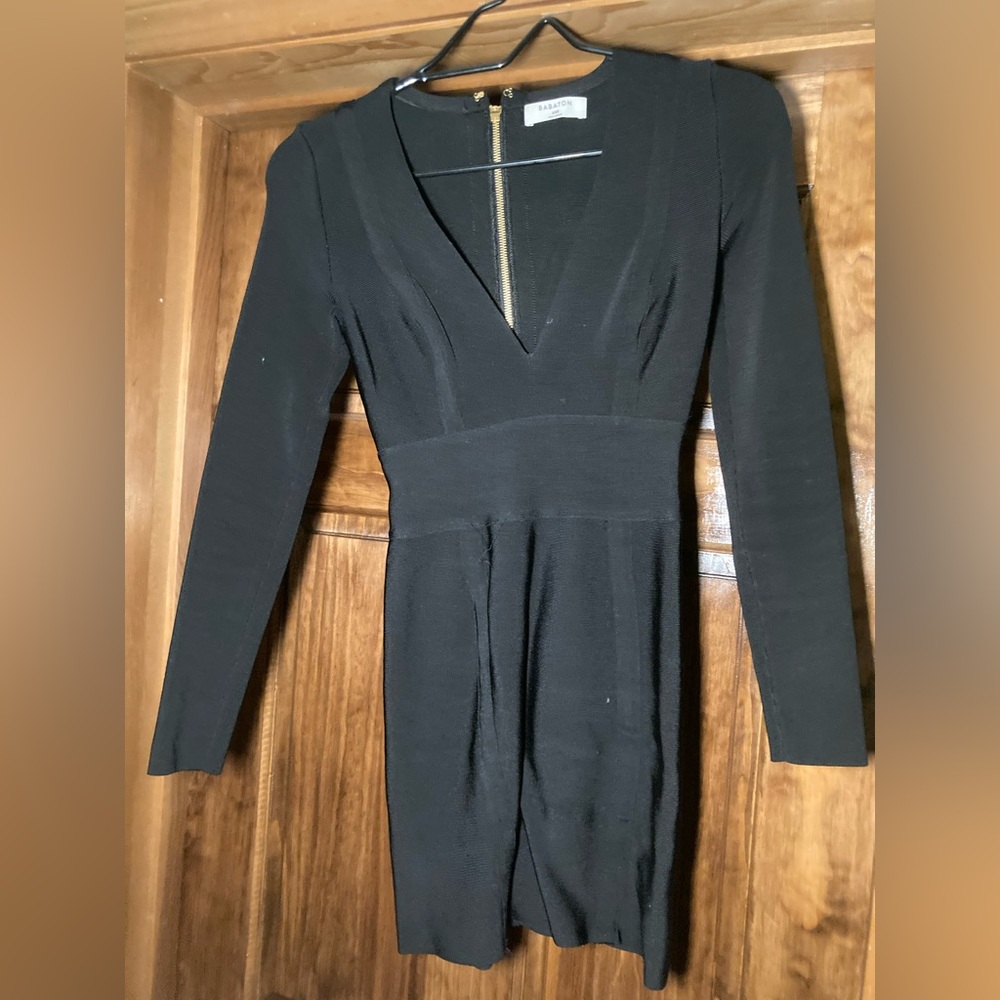 Babaton Womens XXS Black and Gold Back Zip-Up One Piece Long Sleeve dress